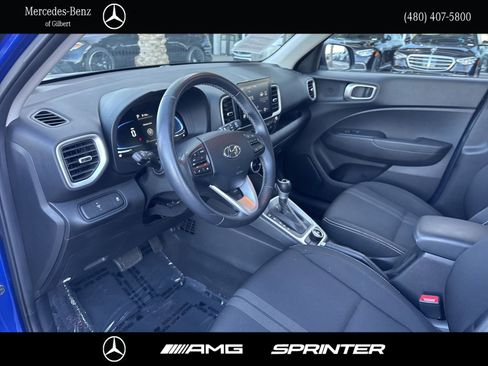 Used 2025 Hyundai Venue SEL FWD image 8
