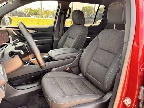 Used 2025 Chevrolet Traverse LT w/ Driver Confidence Package FWD image 23