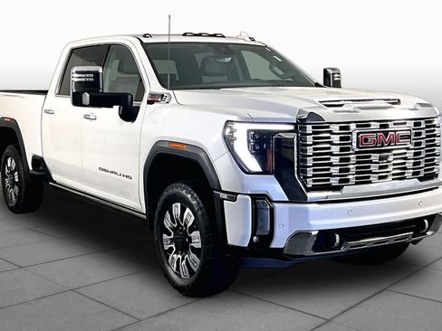 Used 2024 GMC Sierra 2500 Denali w/ Denali Reserve Package AWD/4WD image 3