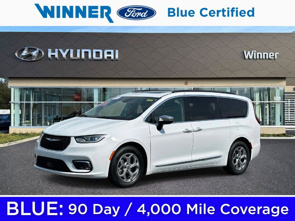 Used 2023 Chrysler Pacifica Limited FWD image 1