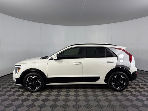 Used 2023 Kia Niro Wave FWD image 10