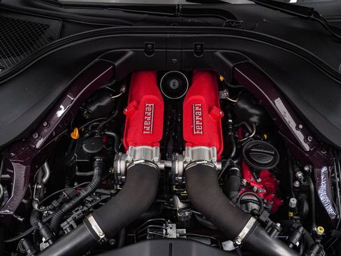 Used 2022 Ferrari Roma RWD image 39