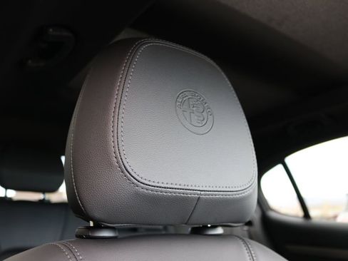 New 2025 Alfa Romeo Stelvio Sprint image 38