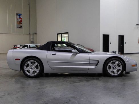 Used 1999 Chevrolet Corvette Convertible w/ Memory Pkg RWD image 22