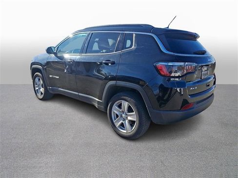 Used 2022 Jeep Compass Latitude image 6
