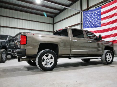 Used 2015 Chevrolet Silverado 2500 High Country AWD/4WD image 13