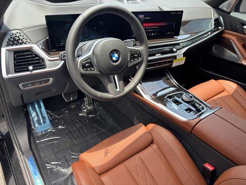 Used 2026 BMW X7 M60i image 25