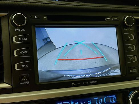 Used 2018 Toyota Highlander Limited w/ Carpet Mat Package (TMS) AWD/4WD image 6