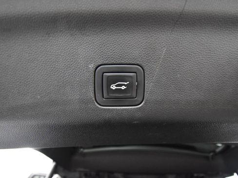 Used 2022 GMC Yukon Denali w/ Denali Ultimate Package image 48