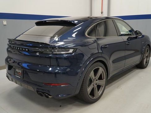 New 2026 Porsche Cayenne Turbo image 9