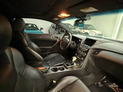 Used 2013 Hyundai Genesis 3.8 image 19