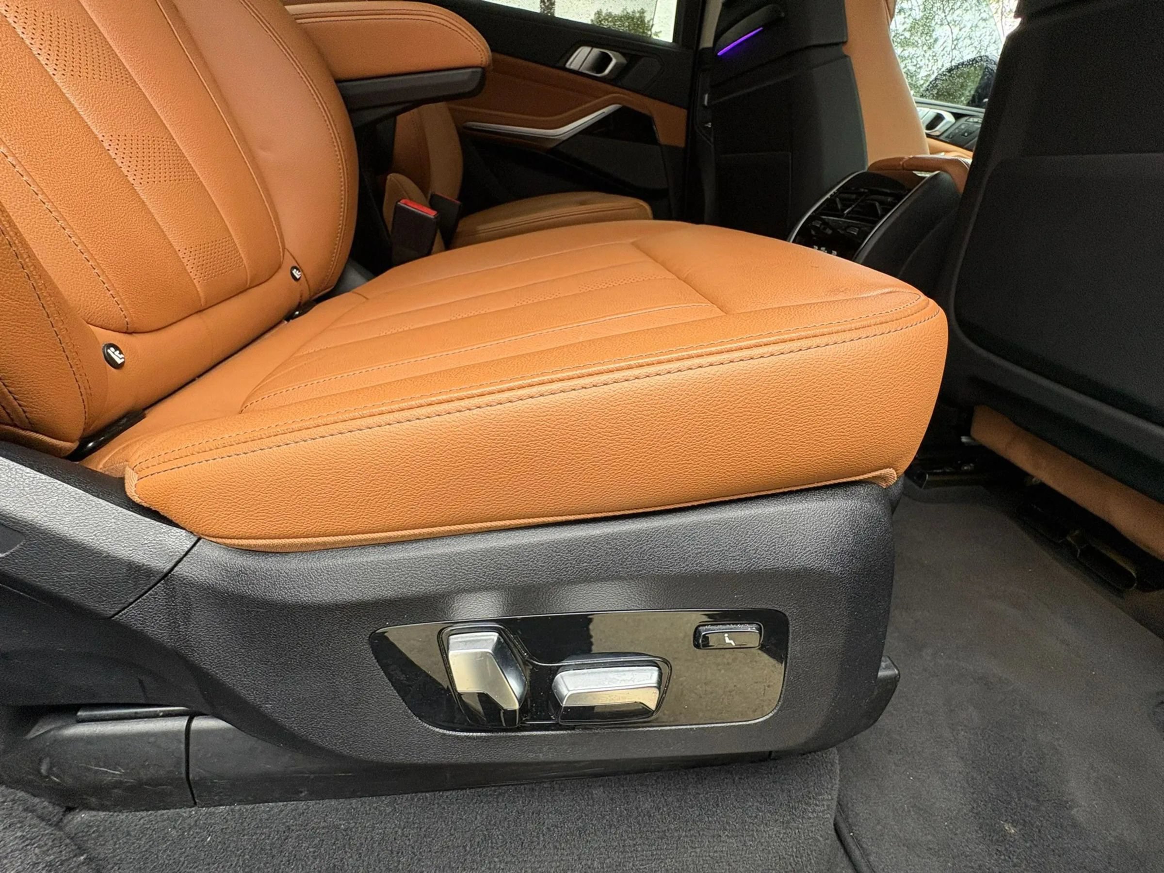 Used 2019 BMW X7 xDrive50i w/ Premium Package AWD/4WD image 18