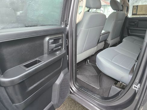 Used 2017 RAM 1500 Express image 26