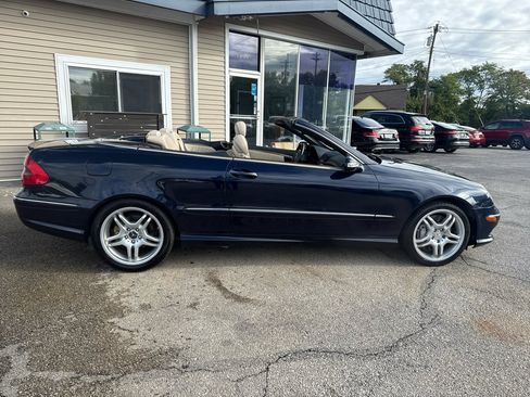Used 2009 Mercedes-Benz CLK 550 Cabriolet w/ Premium I Pkg image 18