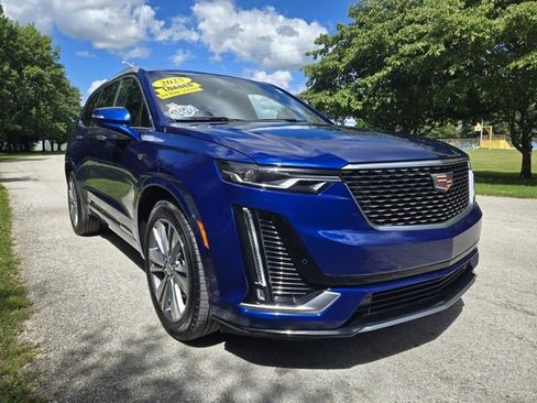 Used 2025 Cadillac XT6 Premium Luxury image 13