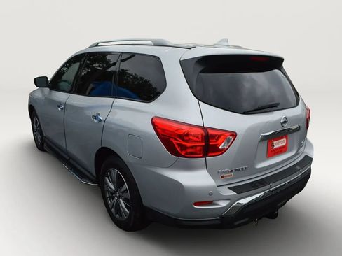 Used 2019 Nissan Pathfinder SV AWD/4WD image 6