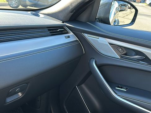 Certified 2025 Jaguar F-PACE R-Dynamic S image 17
