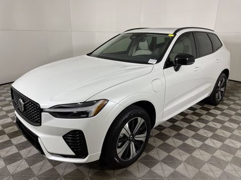 Certified 2025 Volvo XC60 T8 Core w/ Protection Package Premier AWD/4WD image 8