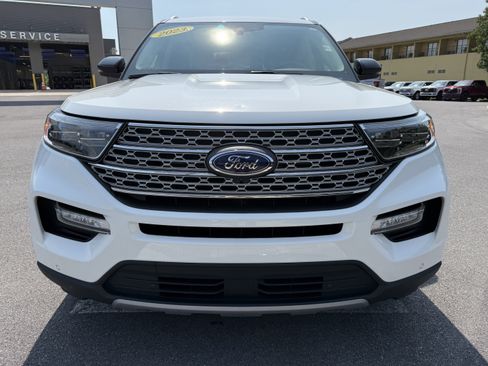 Used 2023 Ford Explorer Limited w/ Equipment Group 301A AWD/4WD image 2