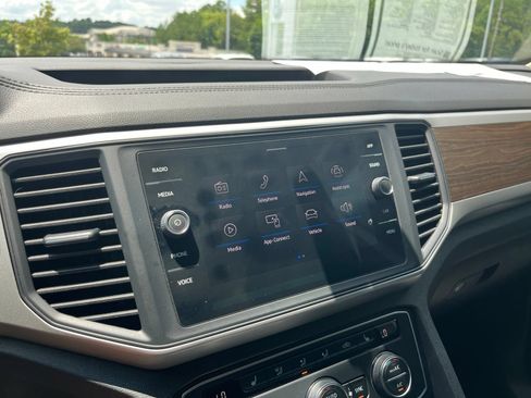 Used 2021 Volkswagen Atlas SE w/ Towing Package FWD image 23