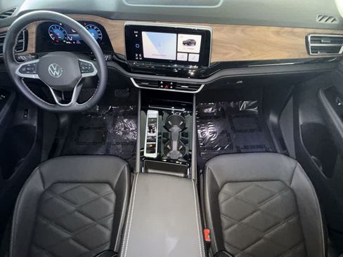 Used 2026 Volkswagen Atlas SE FWD image 24