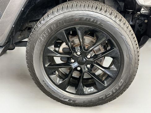 Used 2021 Jeep Wrangler Unlimited Sahara AWD/4WD image 35