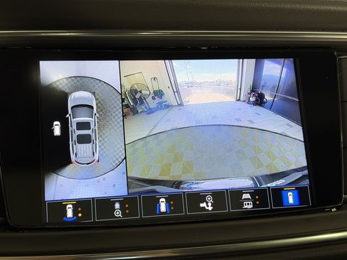 Used 2022 Buick Enclave Avenir w/ Avenir Technology Package AWD/4WD image 27