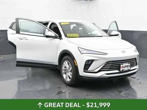 Used 2025 Buick Envista Preferred image 53