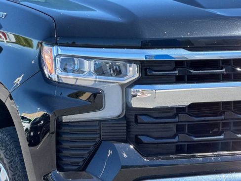 Used 2022 Chevrolet Silverado 1500 LT AWD/4WD image 42