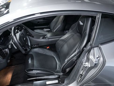 Used 2017 Aston Martin Vanquish Coupe RWD image 26