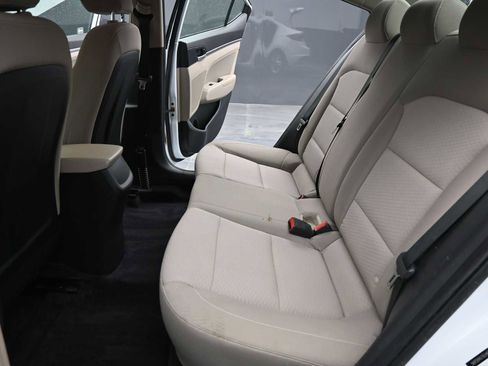 Used 2020 Hyundai Elantra SEL image 14