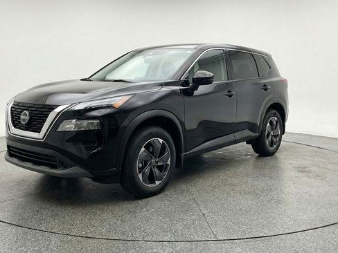 Used 2025 Nissan Rogue SV AWD/4WD image 3