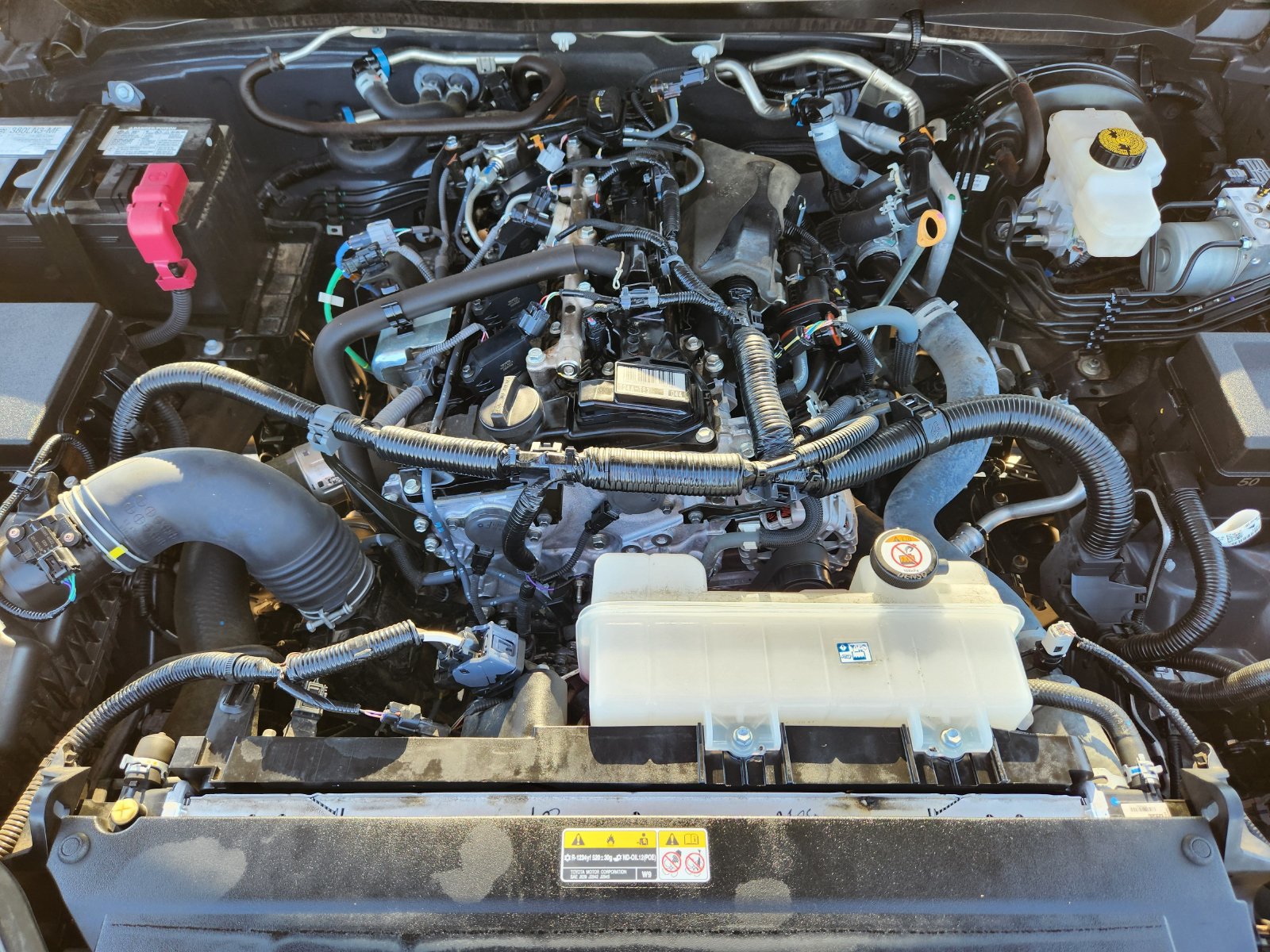 Used 2024 Toyota Tacoma SR AWD/4WD image 40