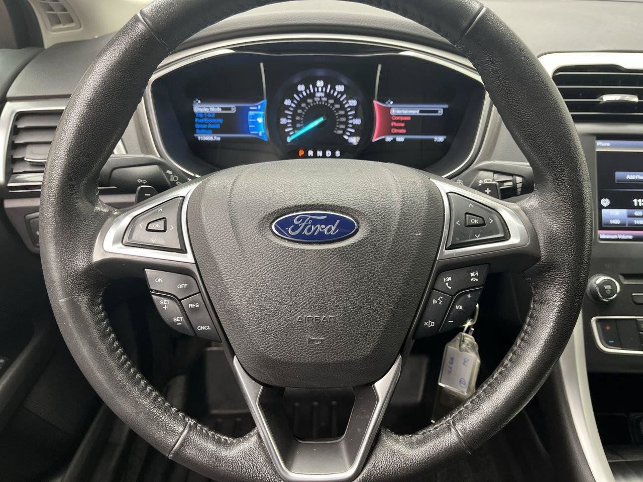 Used 2016 Ford Fusion SE AWD/4WD image 15