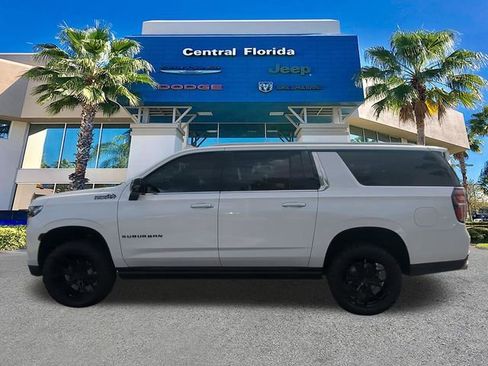 Used 2021 Chevrolet Suburban High Country w/ Premium Package AWD/4WD image 8