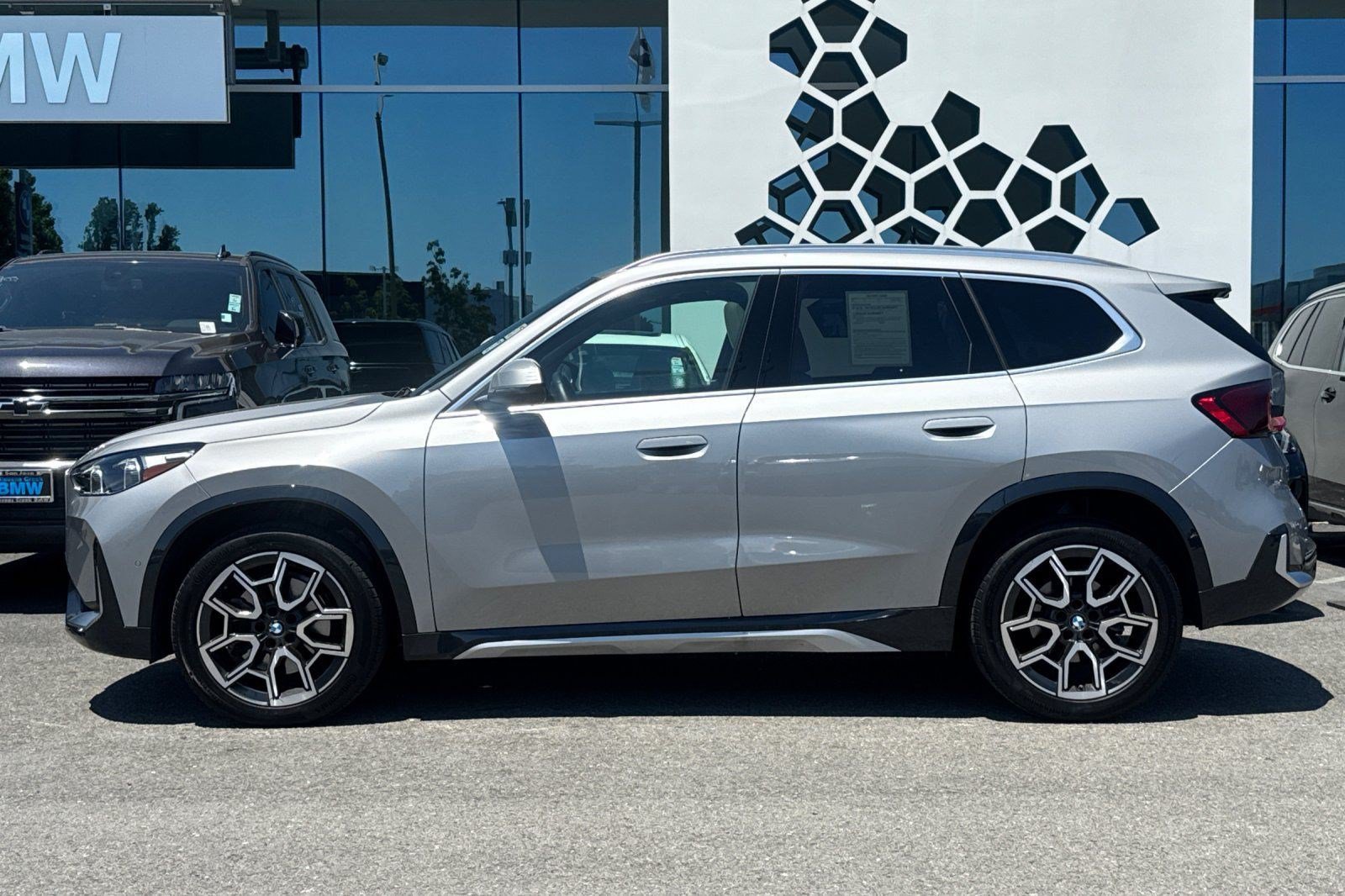 Used 2026 BMW X1 xDrive28i w/ Technology Package AWD/4WD image 2