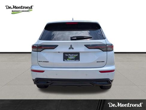 New 2026 Mitsubishi Outlander LE FWD image 6