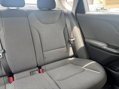 Used 2025 Kia K4 FWD image 36