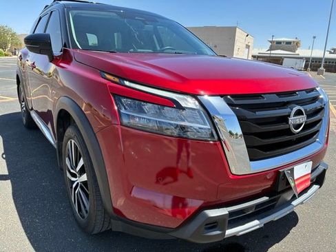 Used 2023 Nissan Pathfinder Platinum FWD image 8