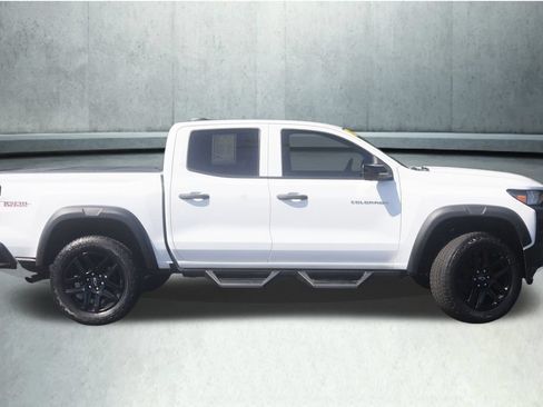 Used 2023 Chevrolet Colorado Trail Boss w/ Technology Package AWD/4WD image 23