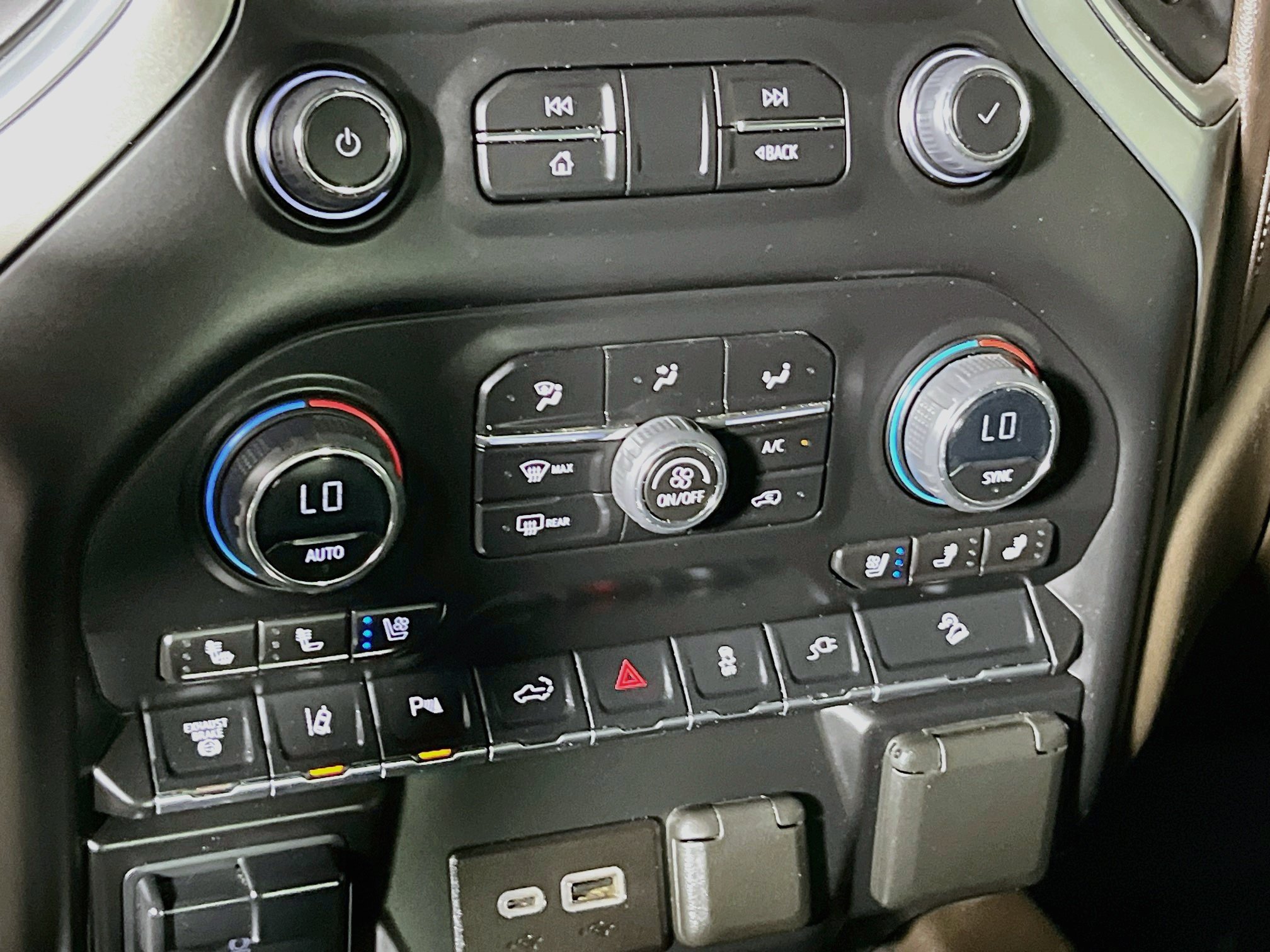 Used 2023 Chevrolet Silverado 2500 LTZ AWD/4WD image 24