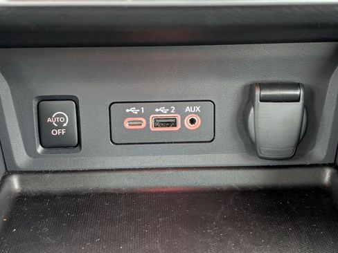 Used 2025 Nissan Sentra SR w/ SR Premium Package FWD image 20