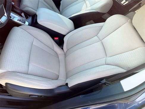 Used 2023 Subaru Ascent Premium w/ Convenience Package image 18