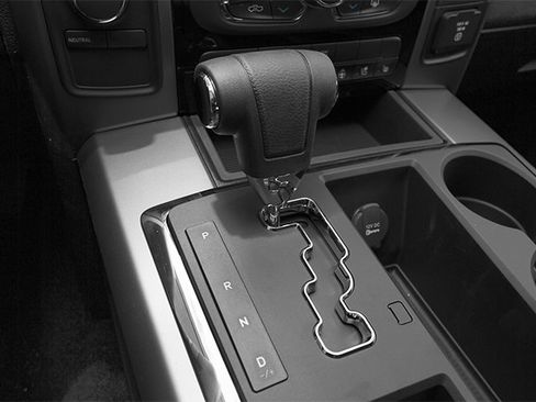 Used 2013 RAM 1500 Laramie RWD image 13
