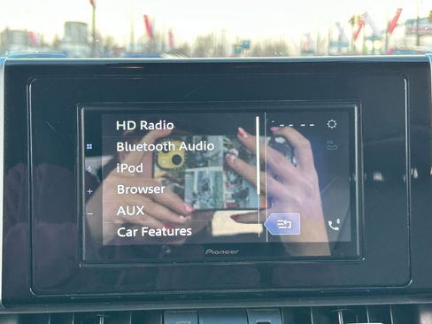 Used 2019 Toyota RAV4 Limited image 19