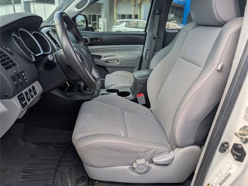 Used 2015 Toyota Tacoma 4x4 Access Cab V6 w/ TRD Off-Road Package image 13