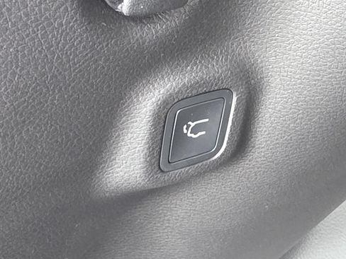 New 2026 Jeep Compass Latitude w/ Sun and Sound Group AWD/4WD image 14