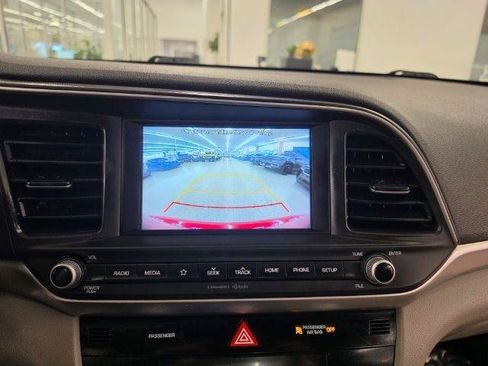 Used 2020 Hyundai Elantra SEL FWD image 24