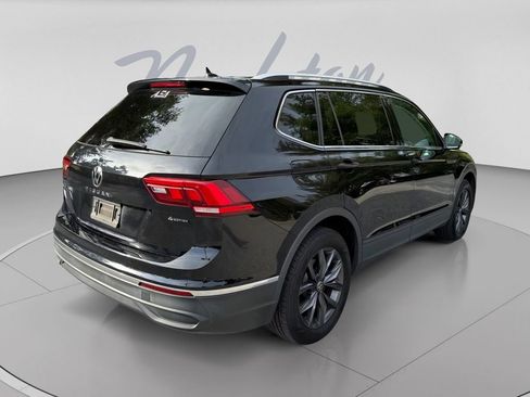 Used 2023 Volkswagen Tiguan SE w/ Panoramic Sunroof Package AWD/4WD image 8