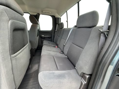 Used 2009 Chevrolet Silverado 2500 LT w/ Snow Plow Prep Package AWD/4WD image 19